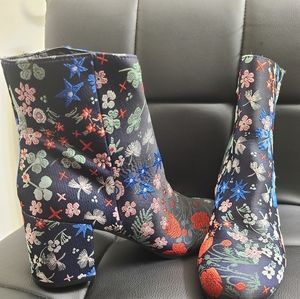 [Indigo Rd.] Floral Blossom Print Boots (Size 8.5)